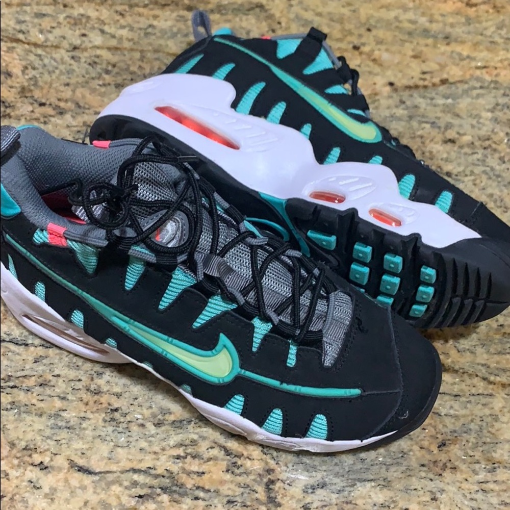 Nike Kids Sneakers shoes New without tags 4.5Y